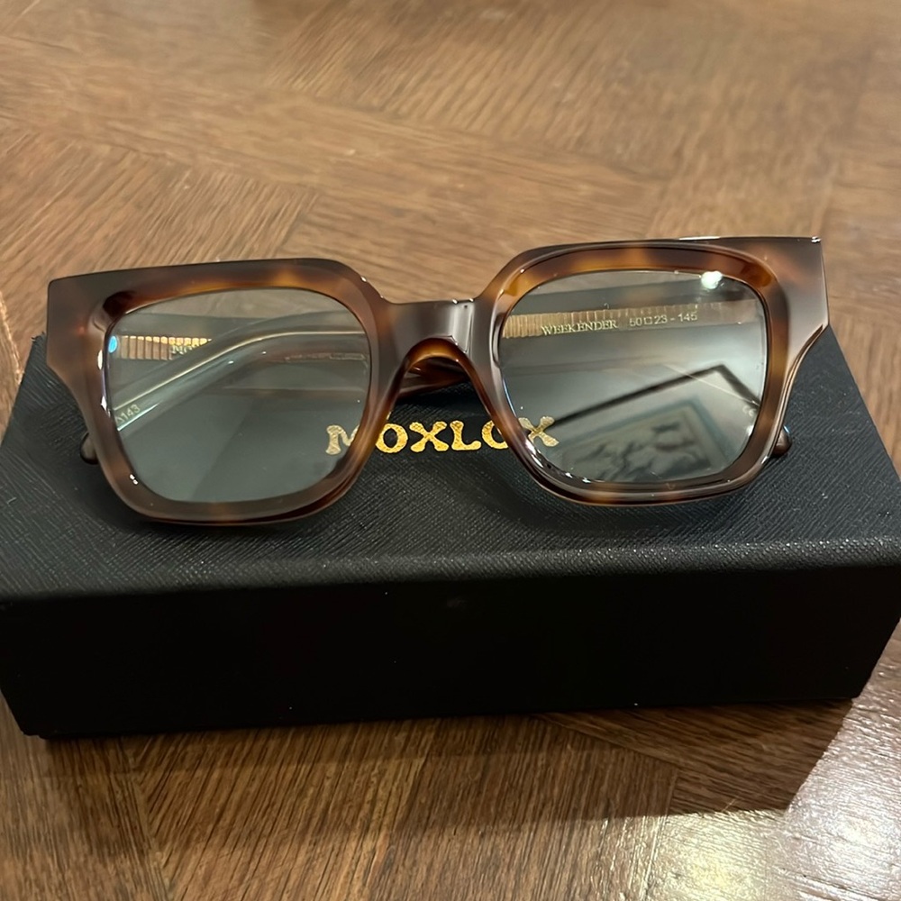 MOXLOX Weekender Sunglasses